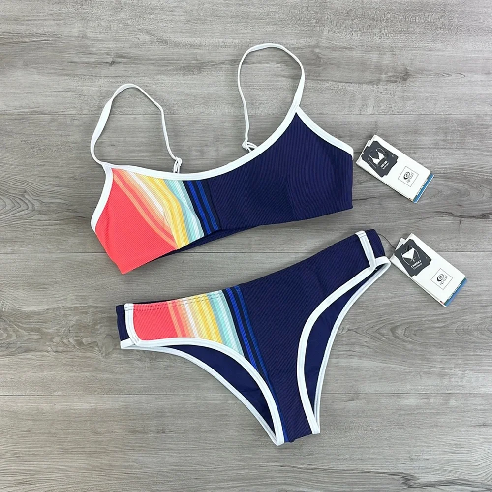 ☀️RIP CURL☀️ SAYULITA STRIPE CROP
SAYULITA STRIPE CHEEKY BIKINI SET - Picture 2 of 13